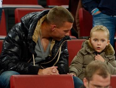http://betting.betfair.com/football/images/Podolski%20watches%20Koln.jpg